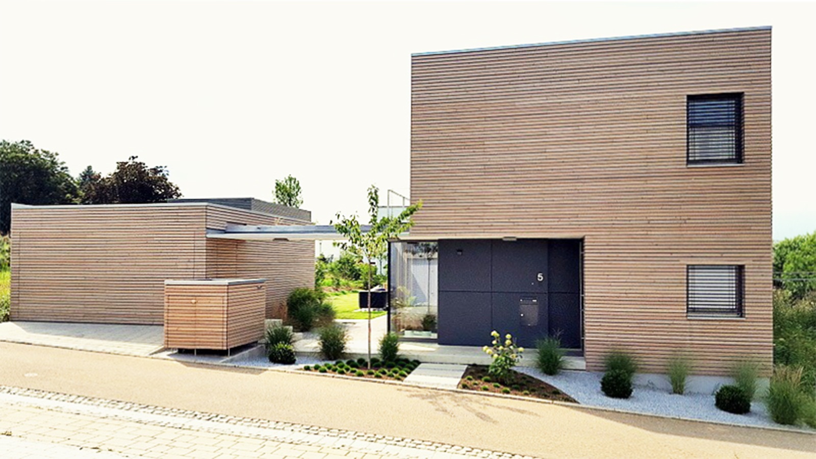 Referenzen: Fassade & Außenbereiche